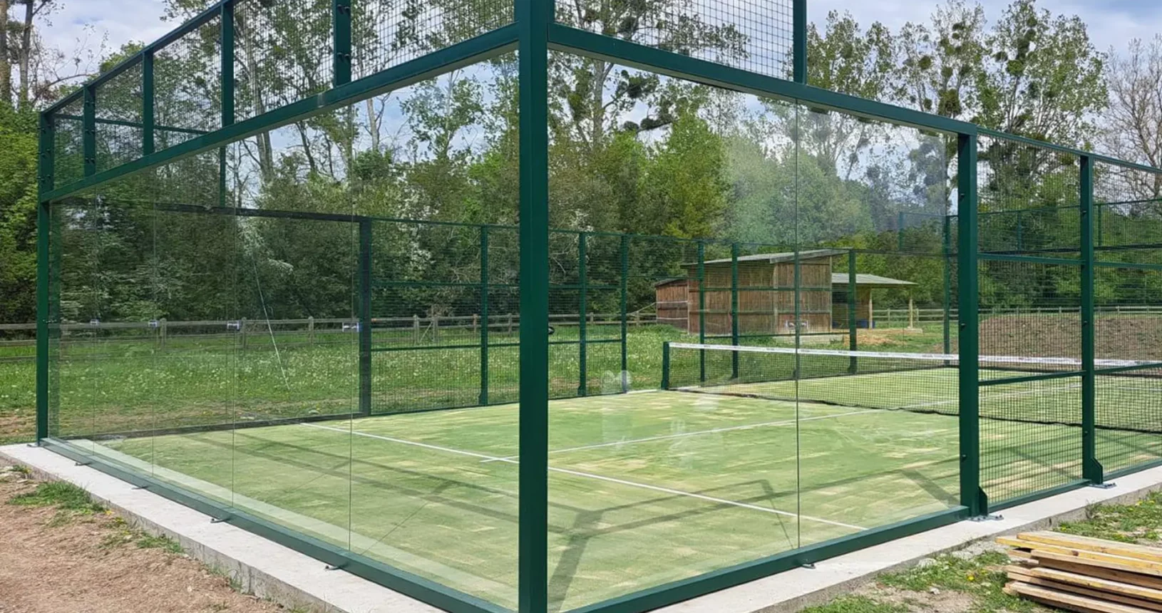 Club in Francia campo da padel Wing